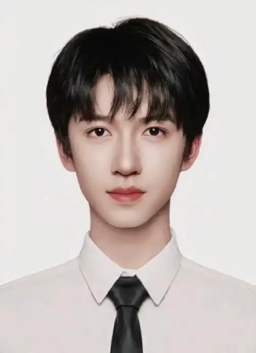 你是在搜贺峻霖吗他是 来自四川省成都市第十七中学2022全国高考甲卷