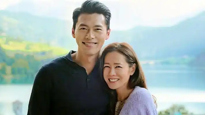 玄彬孙艺珍甜蜜日本约会,眼神如电影画面!