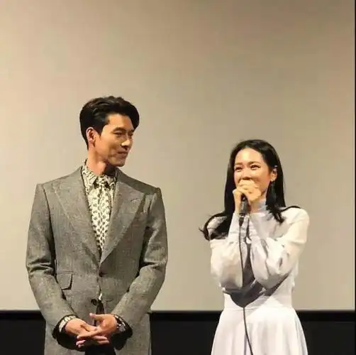 玄彬姜素拉约会照男神玄彬这次真有点儿反常