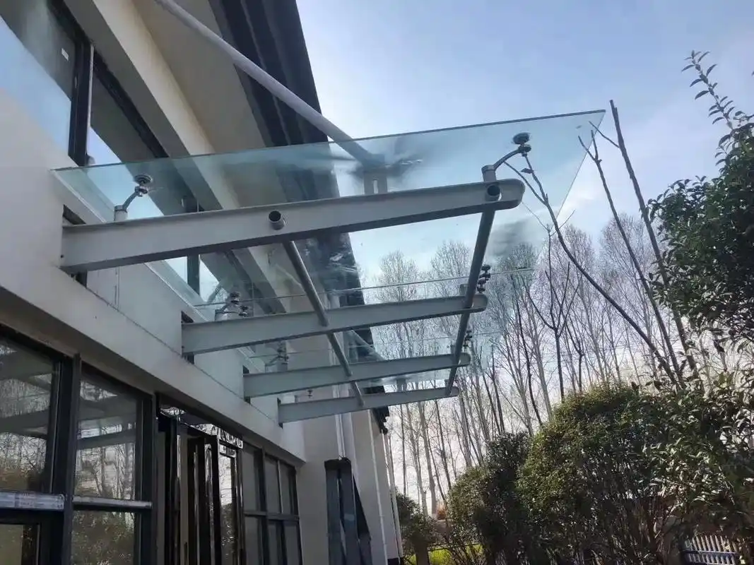 专业做玻璃门窗 轻钢玻璃雨棚  办公室玻璃隔断 - 抖音