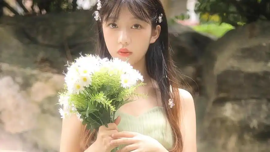 清新可人的美女,高清壁纸图片,大陆美女-回车桌面