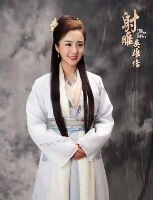 应是绿肥红瘦》李依晓在剧中饰演外表可怜柔弱,实则心机颇深的女人