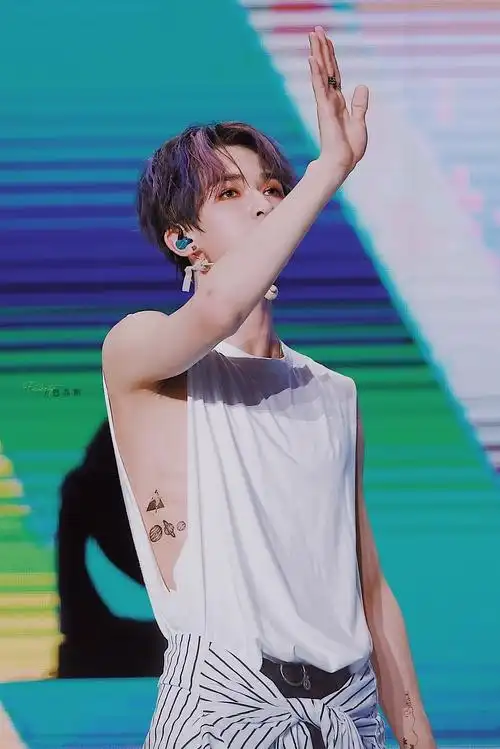 更新至济南npc fm // 朱正廷见面会造型汇总///每天给你新鲜感