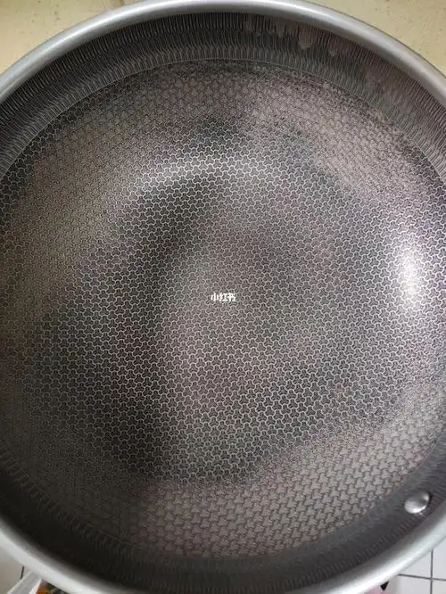 求问我这康巴赫的锅是掉涂层了吗