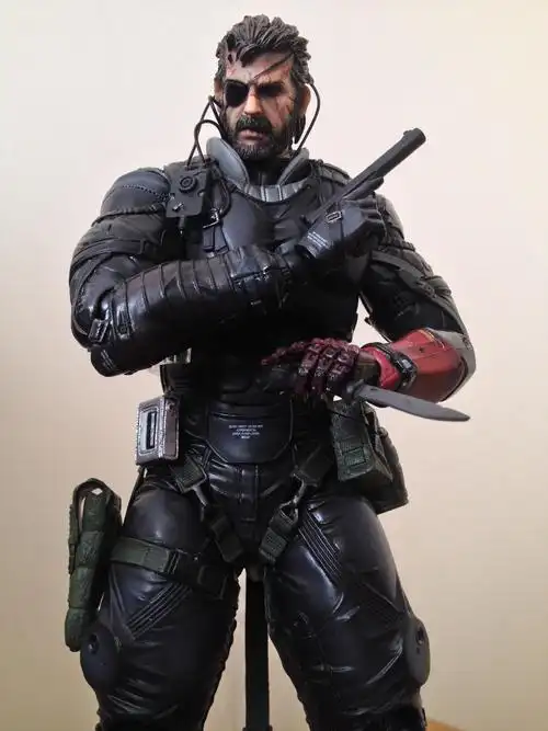 venom snake - sneaking suit
