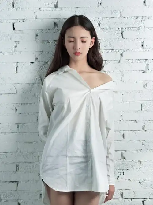 白衬衫少女辰辰