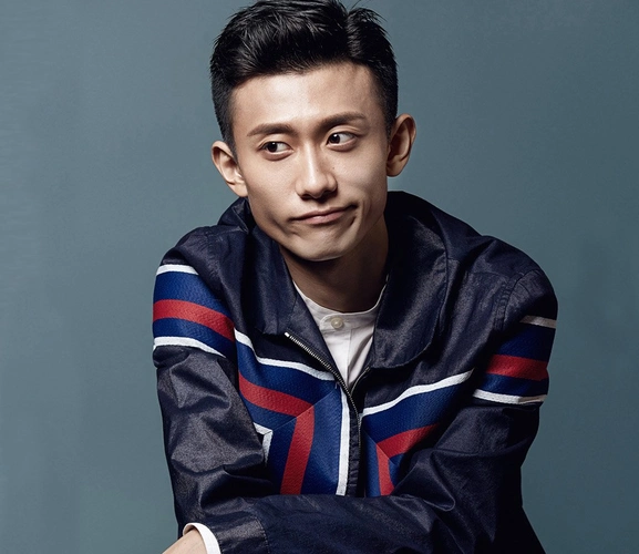 4人同演《小兵张嘎》,张一山王莎莎谢孟伟大火,唯独他成路人!