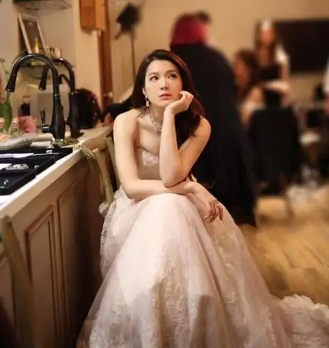 最美的姐妹!苟芸慧苟姑娘的女神穿搭