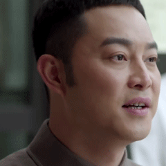 沙溢眨眼睛男人我滴妈gif动图_动态图_表情包下载_soogif