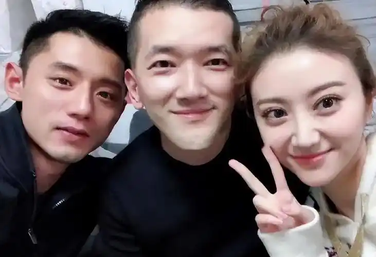 张继科否认向景甜借钱买房,纯属造谣胡扯,两人分手另有原因