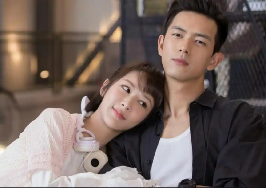 杨紫和李现作为近年来活跃在荧幕上的年轻演员,他们的演技和人气都