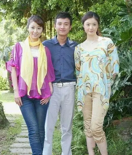 蒋欣林心如旧照爆出,网友直言女神也曾经"土"过