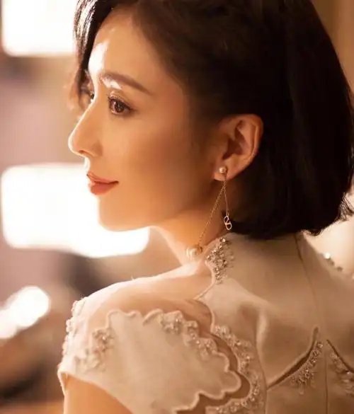 佟丽娅被俞灏明深夜投喂上热搜?怎么回事?