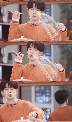 易烊千玺绝美图照小合集吃吃永不停的可爱崽