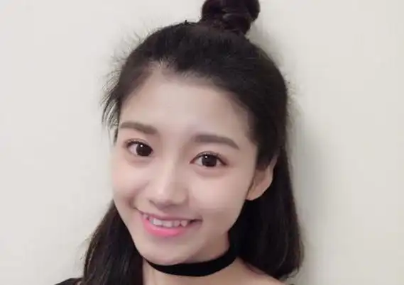 也有人说,长虎牙的小女生是旺夫的.