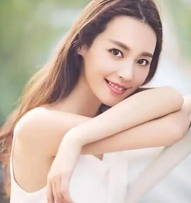 演员吴佳尼:嫁大21岁马景涛,生两子后却离婚,如今过怎么样了?