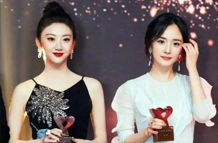 杨幂的几位闺蜜,各个是一线顶流,名利之后还有谁?_景甜_迪丽热巴_杨颖