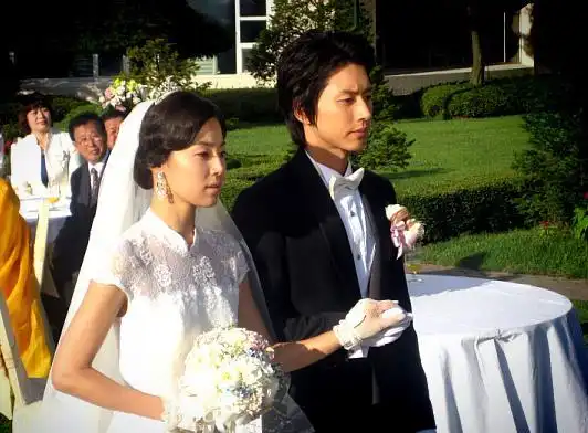 曹晓雯的老公 韩智慧老公的结婚照片曝光 揭秘韩智慧老公是谁 / 比乐