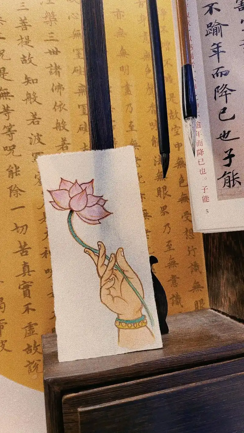 佛手拈花.手拈莲花,心有明月#愿所有美好如约而至 #图文伙伴 - 抖音