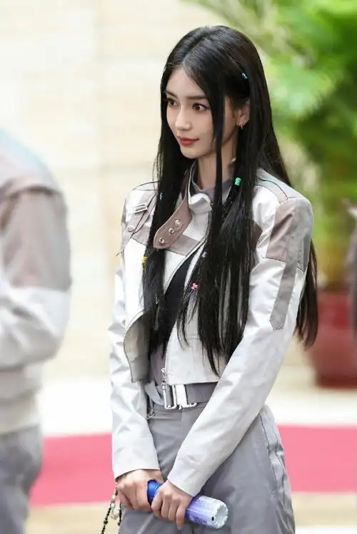 angelababy额前编发##angelababy双马尾侧拍花絮