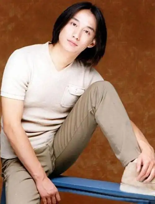 回顾孙莉18岁跟了老师黄磊婚后在家生儿育女容忍老公有绯闻