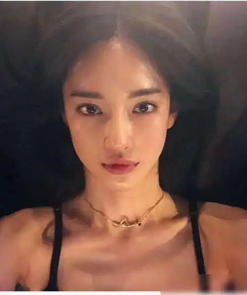 潘南奎自称上学时情书收到手软本以为开玩笑看清旧照心脏暴击