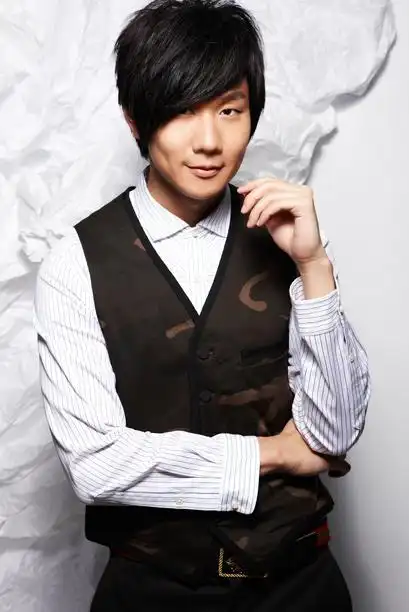 林俊杰这个发型叫什么啊!谢谢各位咯!