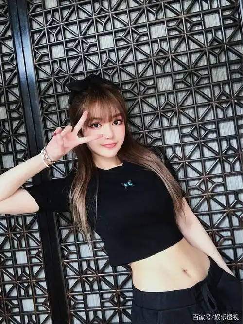 何超莲评论周扬青,暗讽吴克群如罗志祥,周扬青回复羡慕她和窦骁