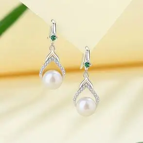 原创水滴珍珠耳环简约复古高级感气质耳勾显脸瘦耳饰品母亲节礼物