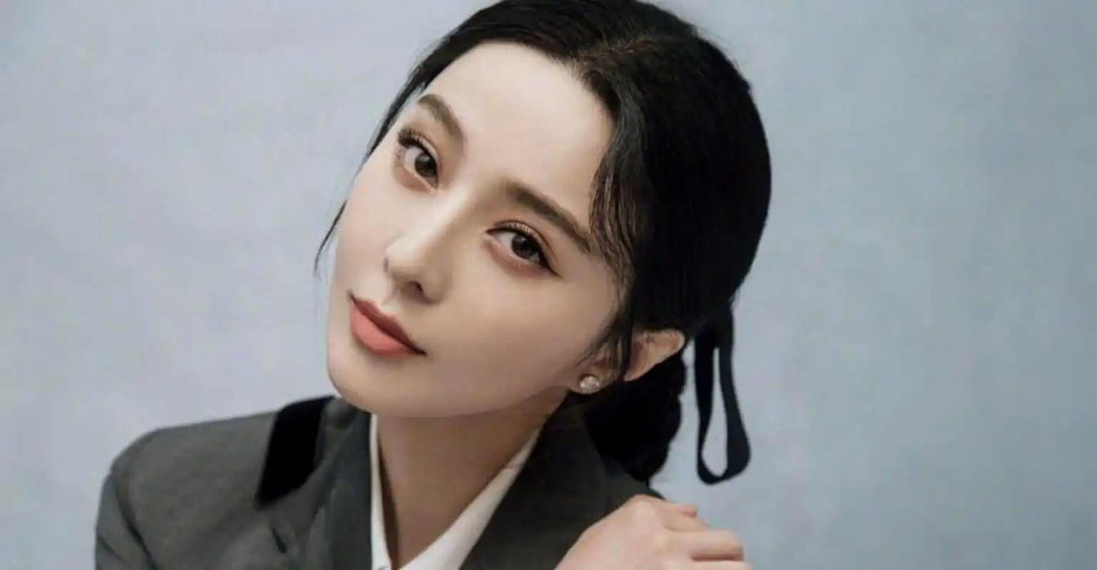 范冰冰在《金大班》中饰演的金兆丽是一朵在风尘中婀娜多姿的花朵,她