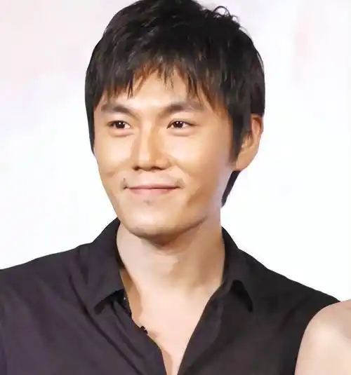 烈女怕缠郎!事实证明,娶了大10岁伊能静的秦昊,结局早已注定