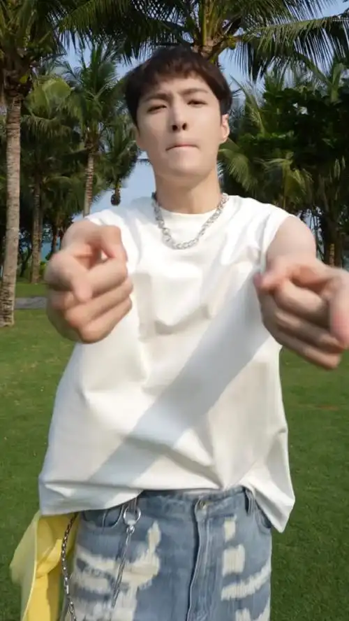 张艺兴bgm配了可爱女人##张艺兴妇女节营业