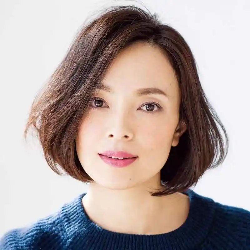 二,适合中年女性的发型