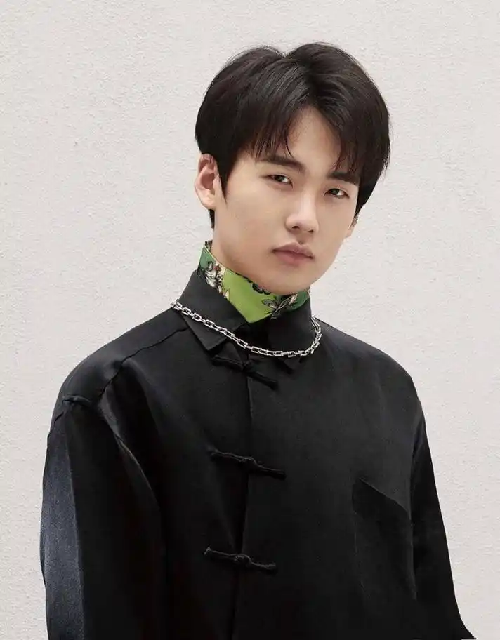 郭麒麟喊姐姐引误会相差七岁的爱情还是配一脸这瓜有点甜