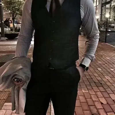 陈伟霆西装头像