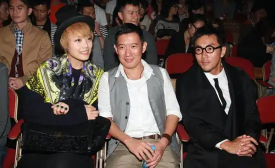 容祖儿刘浩龙首次公开合影 曝两人私密生活照