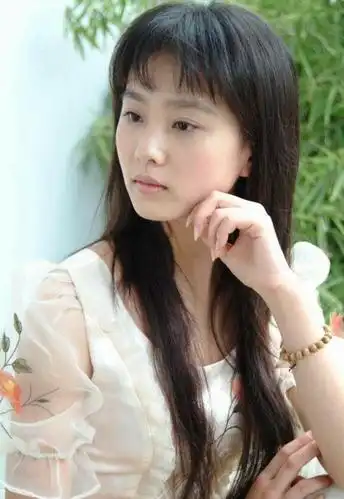 17岁刘诗诗旧照曝光,网友:小脸肥肥的嫩出水