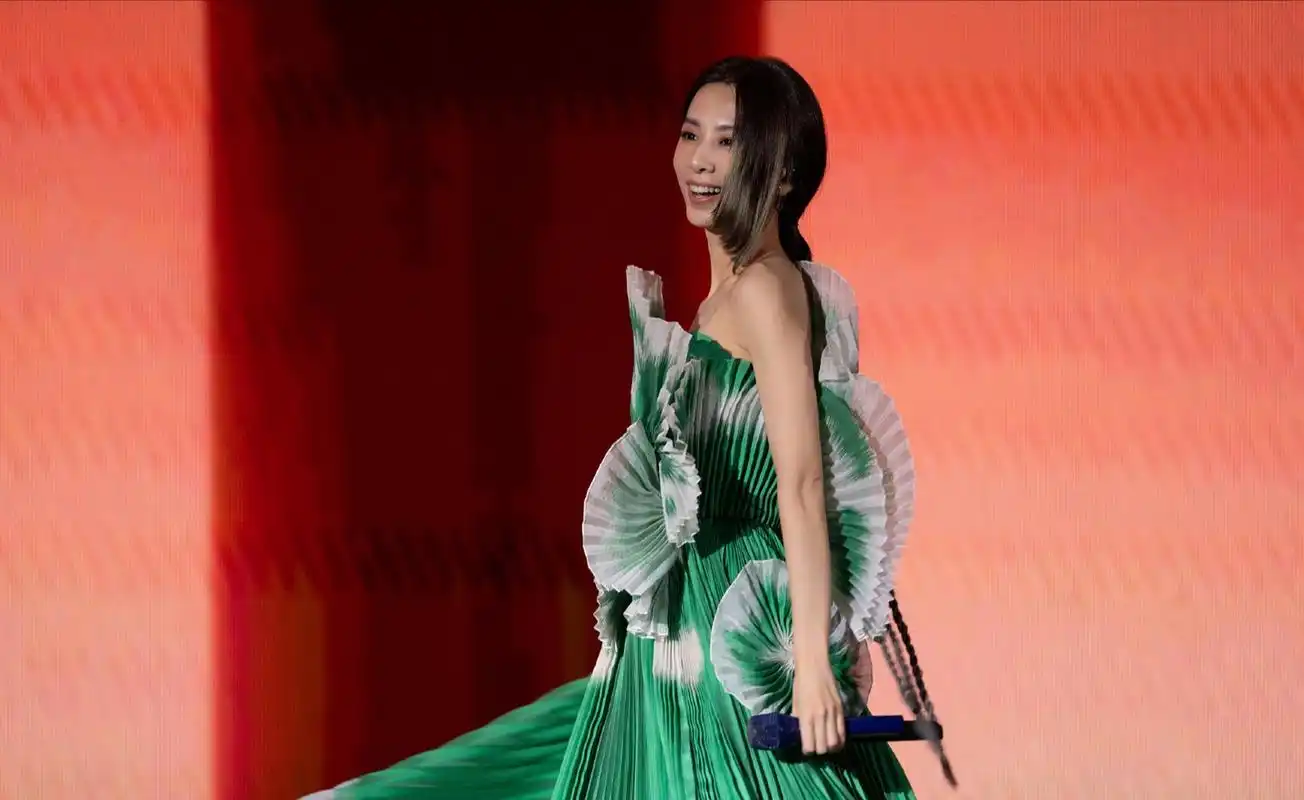 今天,田馥甄演唱会在台北小巨蛋举行.据了解,这是首场,一共有5场.