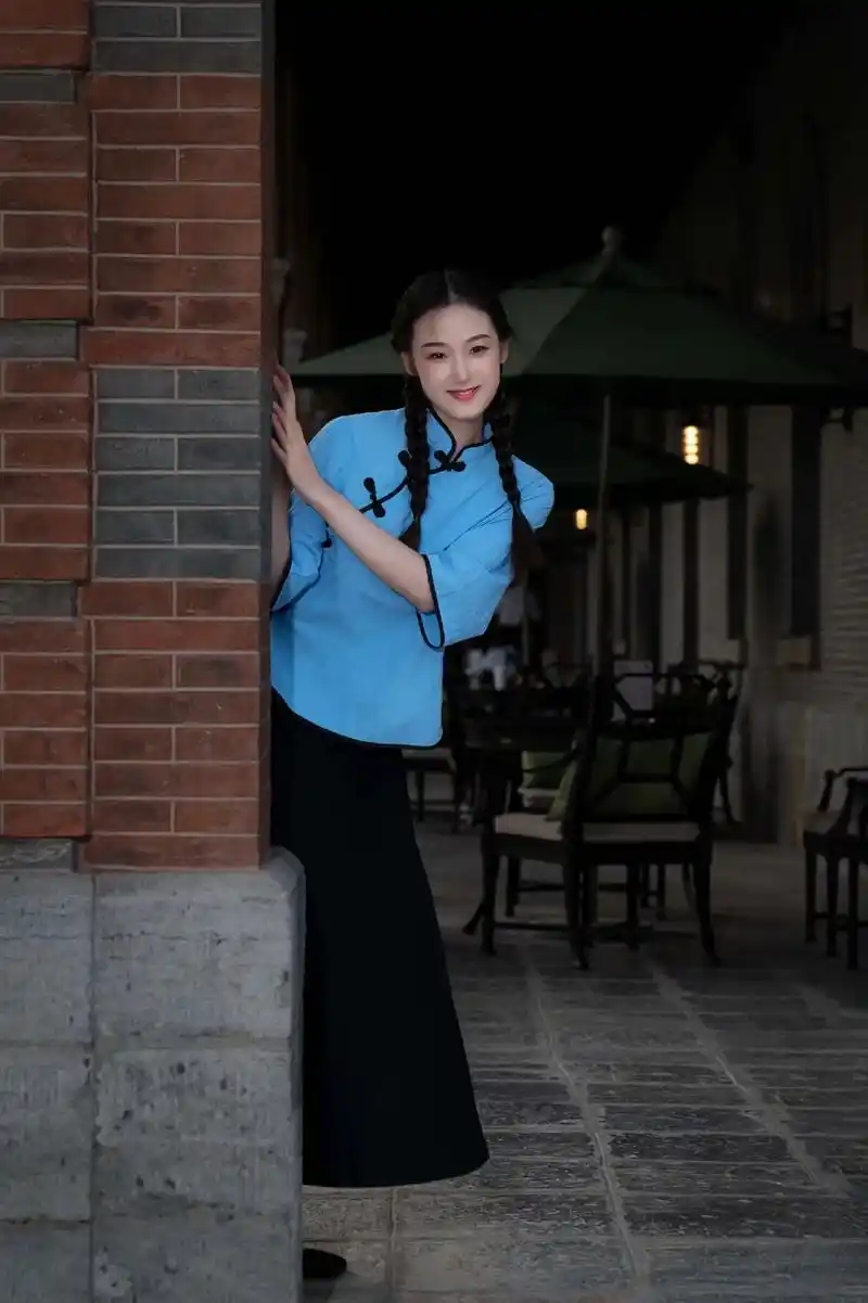 #原创作品 #人像摄影 #民国学生装 #唯美人像#我的摄影日 - 抖音