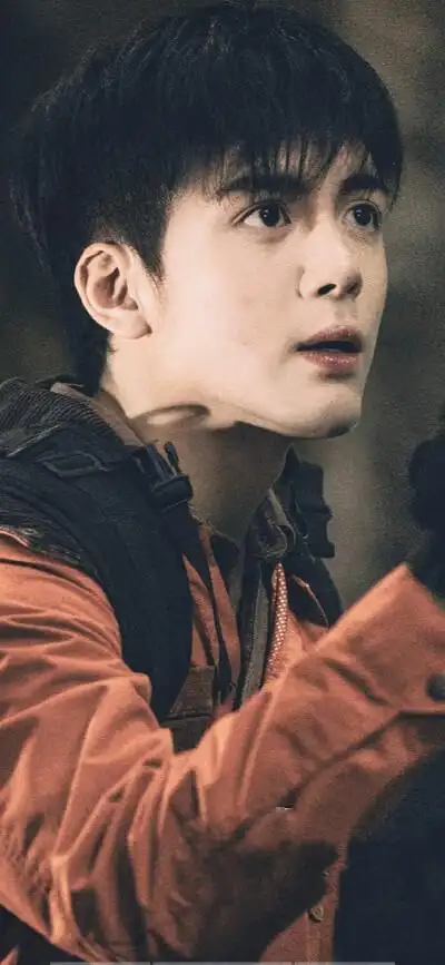 曾舜晞 壁纸 吴邪 终极笔记图源:菲咪酱很甜 作图不易 点个赞吧!