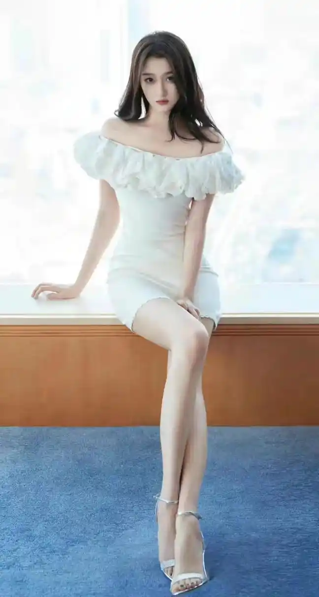 网友:关晓彤大长腿又直又细,线条优美,轻熟御姐风,这腿直接给我拿下