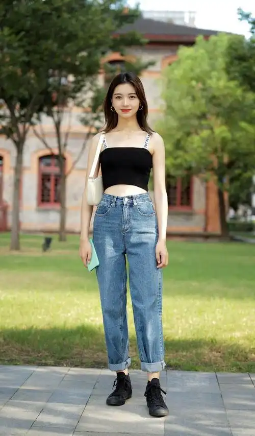 夏天的牛仔裤怎么搭配美女教你这样穿时髦又有气质