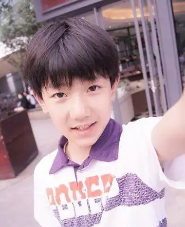 初中男生短头发造型 男生剪什么短头发好看