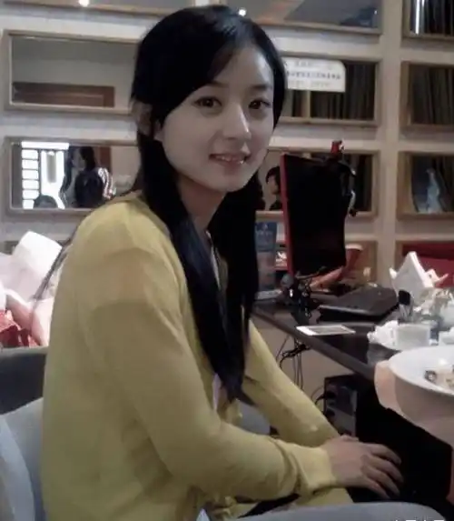 赵丽颖9年前旧照被疯传,没了10级滤镜加持,才知啥叫纯天然美女