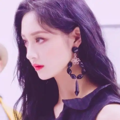 周洁琼头像/by奶糖泡芙