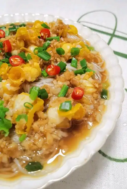 蒜蓉粉丝蒸扇贝肉怎么做_蒜蓉粉丝蒸扇贝肉的做法_小卡私厨_豆果美食