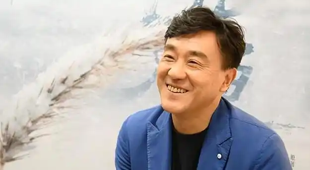 2008年,当他们的骨肉血亲骄傲地降生于世时,李海洋毫不犹豫选择放弃