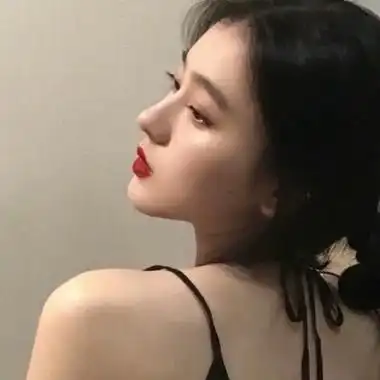 真人很火的女生头像高冷御姐