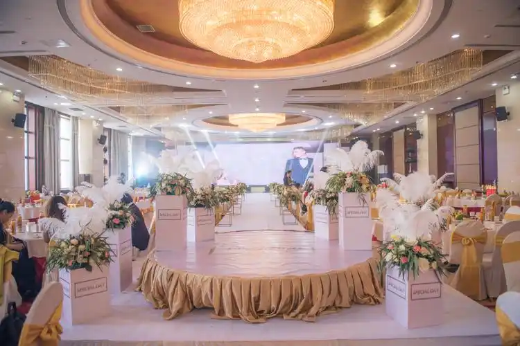 酒店]                                               繁花布置的