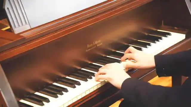 聆听babygrandpiano73键小型钢琴的特别之处